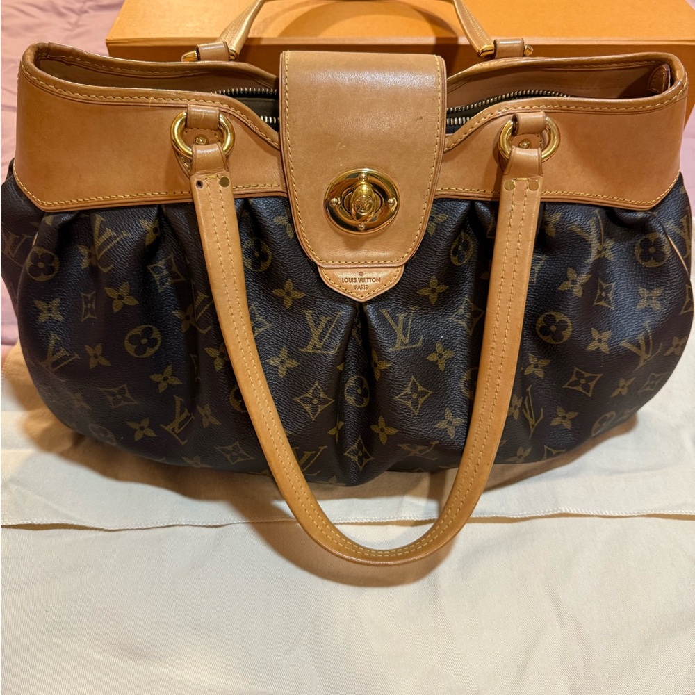 Authentic Louis Vuitton BOETIE MM-Like New 🔥